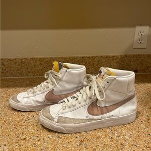 Nike Blazers Sneakers